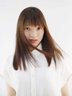 ぶわっと広がる癖毛に縮毛矯正