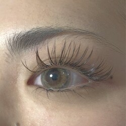 カーキブラウン|Ｆａｖｏｒｉ ~EyelashSalon~溝ノ口店