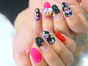フラワーデザイン3 255 Nail Salon Vivid Queen ネイルサロンヴィヴィッドクイーン 広島県 福山 のネイル デザインカタログ ビューティーパーク