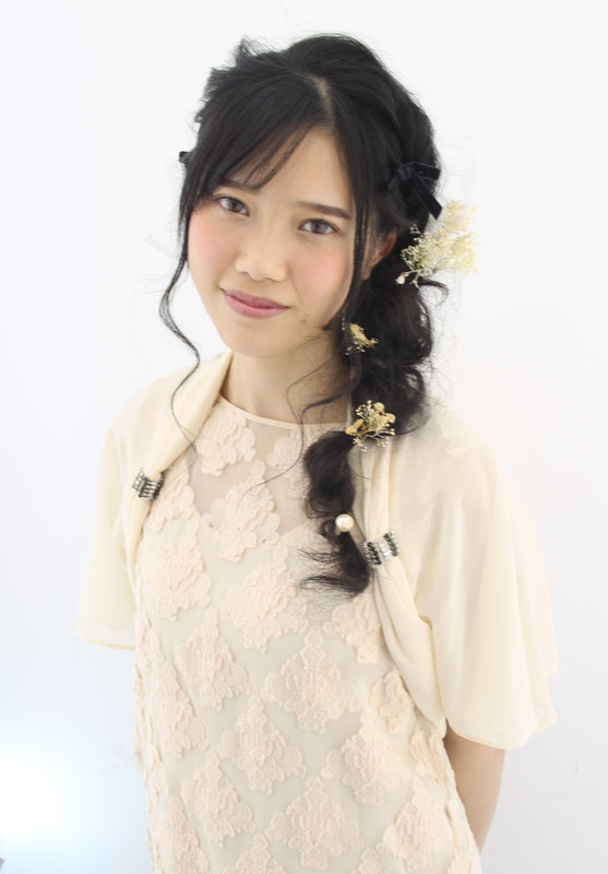 編みおろしサイドアップで可愛くアレンジ|Raffine三宮