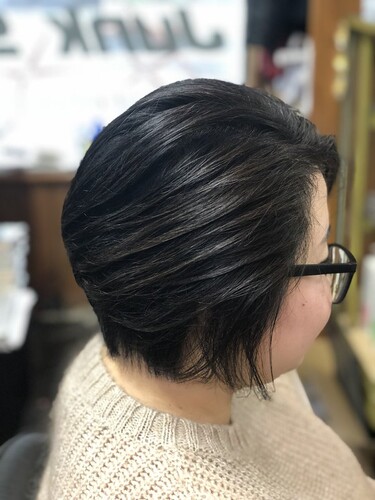 手櫛で仕上げるショートスタイル