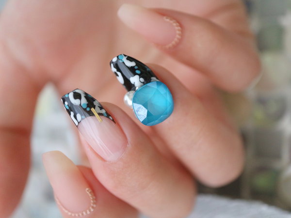 Bigビジュー|nail salon Vivid Queen