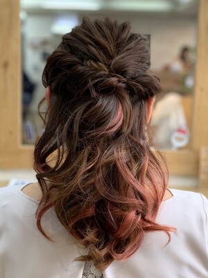 ねじりハーフアップ Cure2 キュアキュア キュアキュア 神奈川県 川崎 の髪型 ヘアスタイルカタログ ビューティーパーク