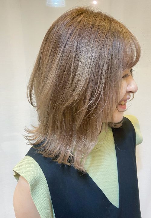 顔まわりのレイヤーカットでイメチェン|Raffine三宮