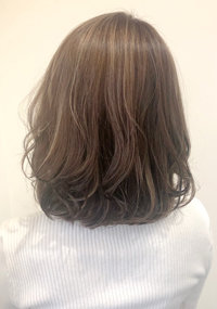 ハイライトを入れた立体感のあるボブスタイル|Raffine三宮