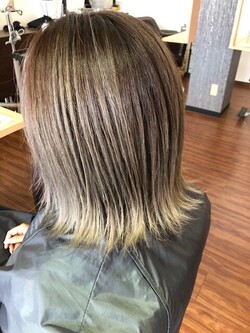 ハイライトカラー×外はねボブ|Beauty Collection 富士店