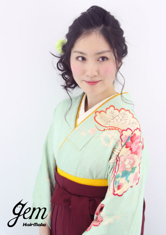 どんな袴とも相性抜群！シンプルサイドアップ|gem梅田