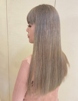 ベージュカラー