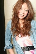 揺れる魅力的なセミロングヘア|L+ Hair make