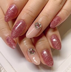 pinkラメ＆ビジューnail|nail salon LUAN