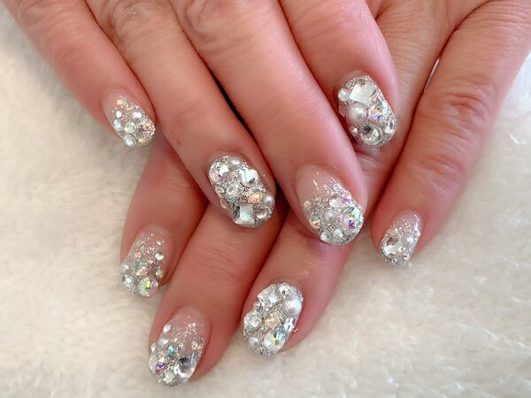 キラキラ★ストーンまみれ♡|nail salon LUAN