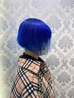 切りっぱなしボブ×アクアブルー