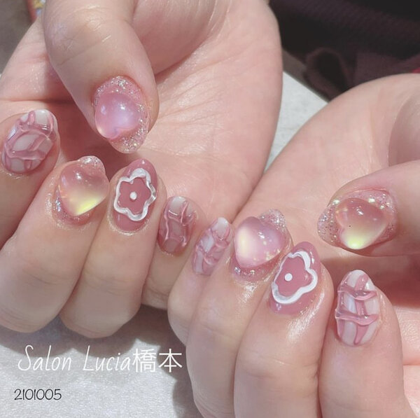 ぷっくりピンクネイル|Lucia