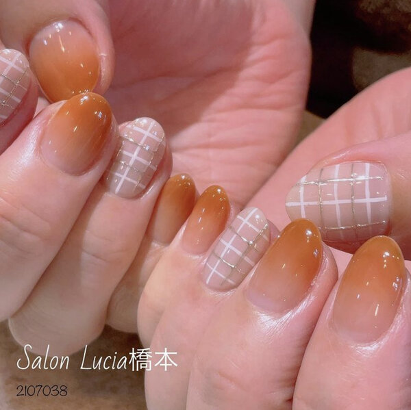 秋にピッタリ！ミラーチェックネイル！！|Lucia