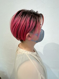 ベリーピンクカラー×切りっぱなし×前下がりボブ