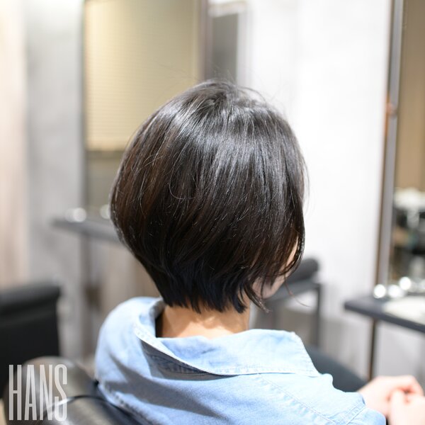 頭頂部ふんわり×襟足すっきりボブ|美容室ＨＡＮＳ　名古屋　伏見