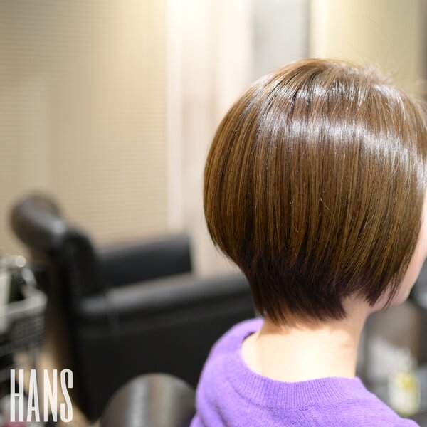 すっきりとした印象の耳かけボブ|美容室ＨＡＮＳ　名古屋　伏見