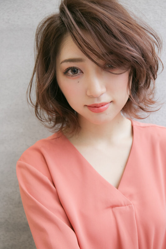 小顔外ハネミディアムアッシュ20代30代40代くびれミディ|Hair Make TOP SHAPE