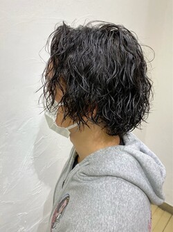 黒髪×波打ちツイスパ