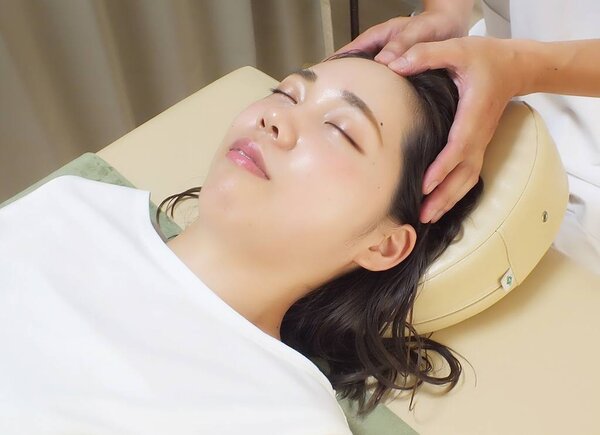 ヘッドマッサージ|美容矯正専門店 ウェミアス