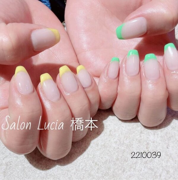 蛍光フレンチネイル|Lucia