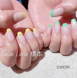 蛍光フレンチネイル|Lucia