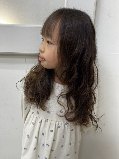 キッズのふんわりパーマヘア|Raffine三宮