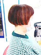 艶カラー・ミニボブ|HAIR BREEZE