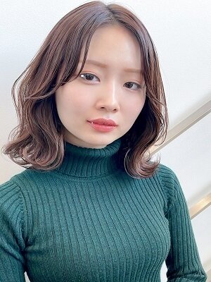 イメチェン大人かわいい外ハネ艶髪アッシュベージュミディ|Hair Make TOP SHAPE