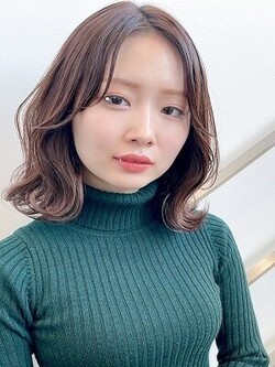 イメチェン大人かわいい外ハネ艶髪アッシュベージュミディ|Hair Make TOP SHAPE