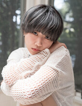 重めマッシュショート、マットグレー|Fringe Hair Salon