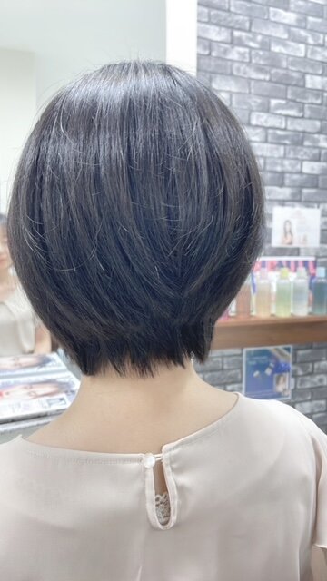 大人可愛い20代30代40代黒髪前下がりショートボブショート|Hair Make TOP SHAPE