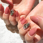 ワンカラー×ビジユーネイル|Lucia