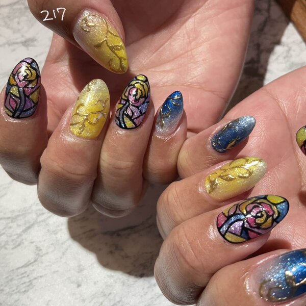 ステンドグラスネイル|Lucia