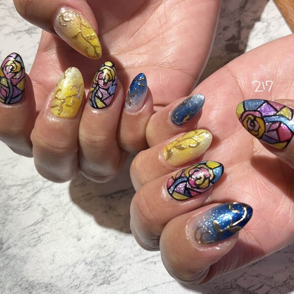 ステンドグラスネイル|Lucia