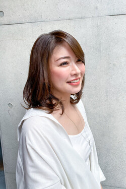 くびレイヤーエモージュ前髪パーマグレーベージュレイヤー