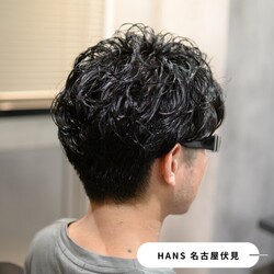 ビジネスシーンにも溶け込むメンズパーマスタイル