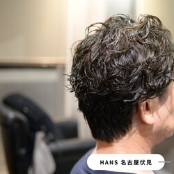 「白髪の色落ちも楽しめる」メンズパーマスタイル