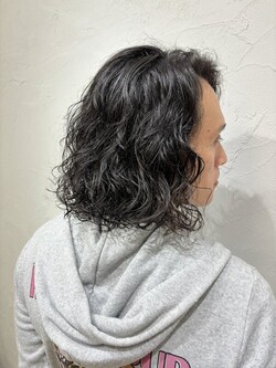 黒髪×ロングパーマ