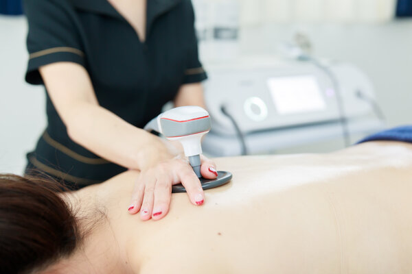 施術②インディバ（背中）|INDIBA Salon Tres