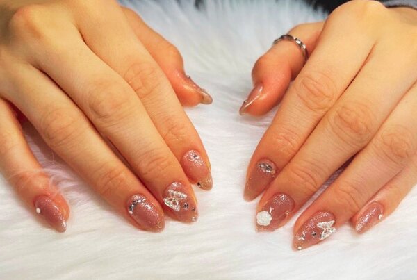 ハンド ミドルコース (大人っぽく！)|Nail Salon Linda