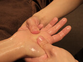 【オプション】ハンドマッサージ|リンパ・痩身専門店　RELAMO 布施本店 【リラモ】