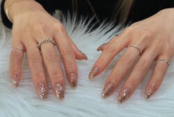 ハンド クリアラメワンカラー「ザクザクなラメワンカラー！」|Nail Salon Linda