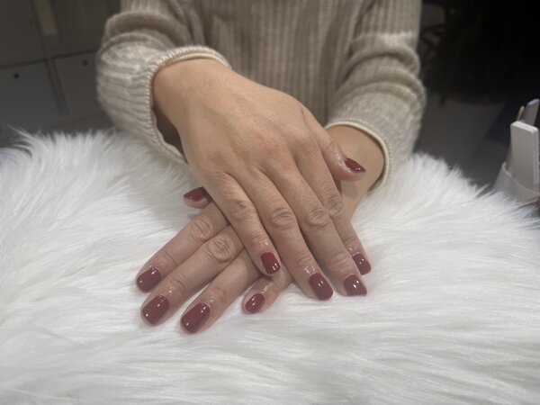 ハンド ワンカラー 「赤のワンカラー！この時期にぴったりですね！」|Nail Salon Linda