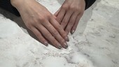 ハンド グラデーション 「シルバーラメ！ 服も合わせやすくオススメです」|Nail Salon Linda