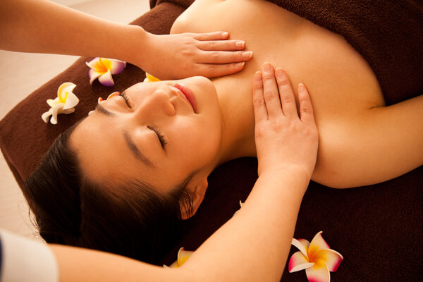 ハワイアンロミロミ |AURA~道しるべ