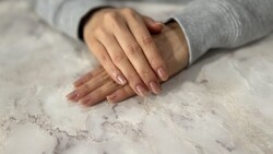 ハンド ワンカラー 「ラメスキンカラーは季節問わず人気です◎」|Nail Salon Linda