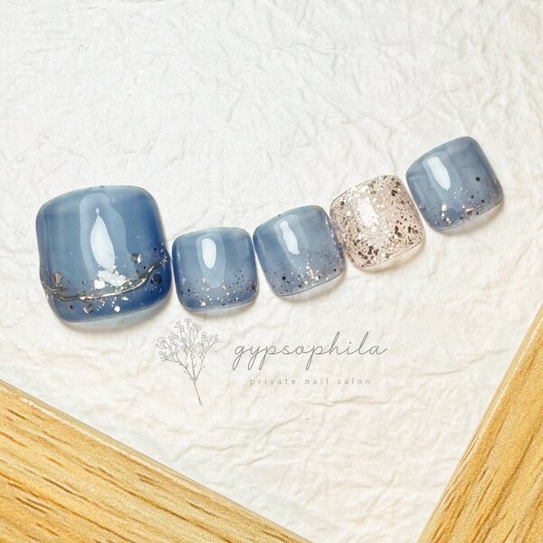 透け感ブルー×ラメの組み合わせ|private nail salon gypsophila