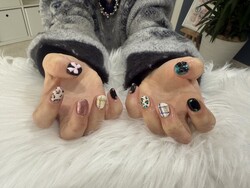 ハンド ライトコース (60分 アート、ストーン、シールつけ放題) 「系統違いにデザインすることで個性的に！」|Nail Salon Linda