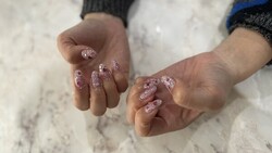 ハンド 定額デザイン 「定額カラーチェンジ ラメにハートホロでキラキラネイル」|Nail Salon Linda